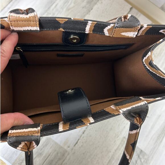 Chico’s Tiger Stripe Structured Tote Bag Animal Print Faux Leather Gold Logo - Picture 7 of 8